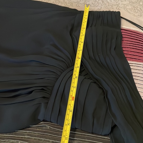 NWT Nicole Miller Black One Shoulder Chiffon Silk Dress. Size 4. - Picture 14 of 14